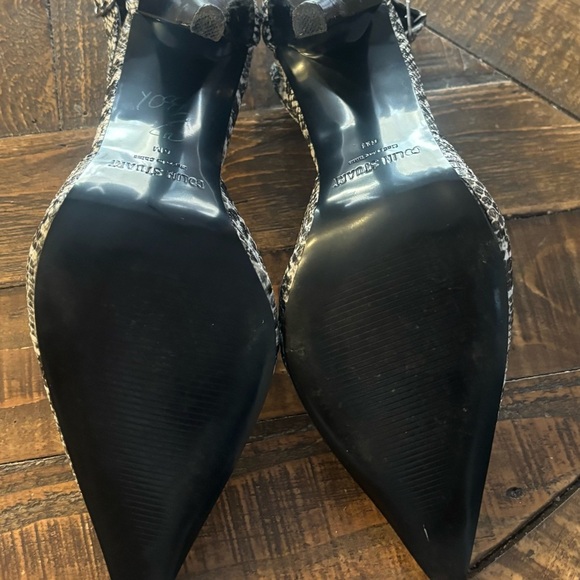 Colin Stuart heels black white
Snake Print Elegant Stilettos
Size  6 - Picture 3 of 6